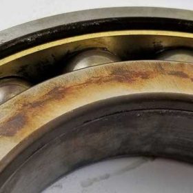 fractured-cage- tempered-rolling-elements-corrosion